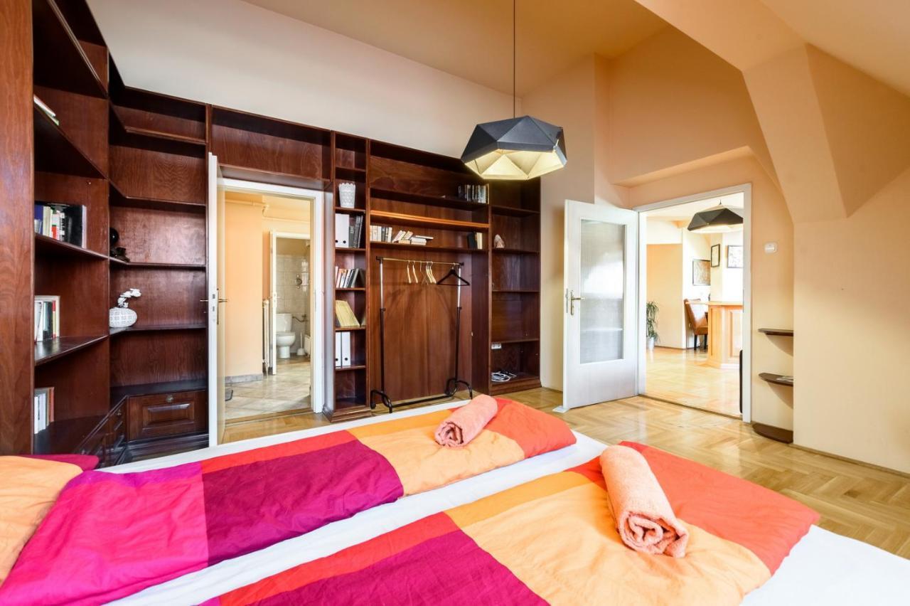 View To The Roofs Luxury With 2 Bedrooms Apartament *