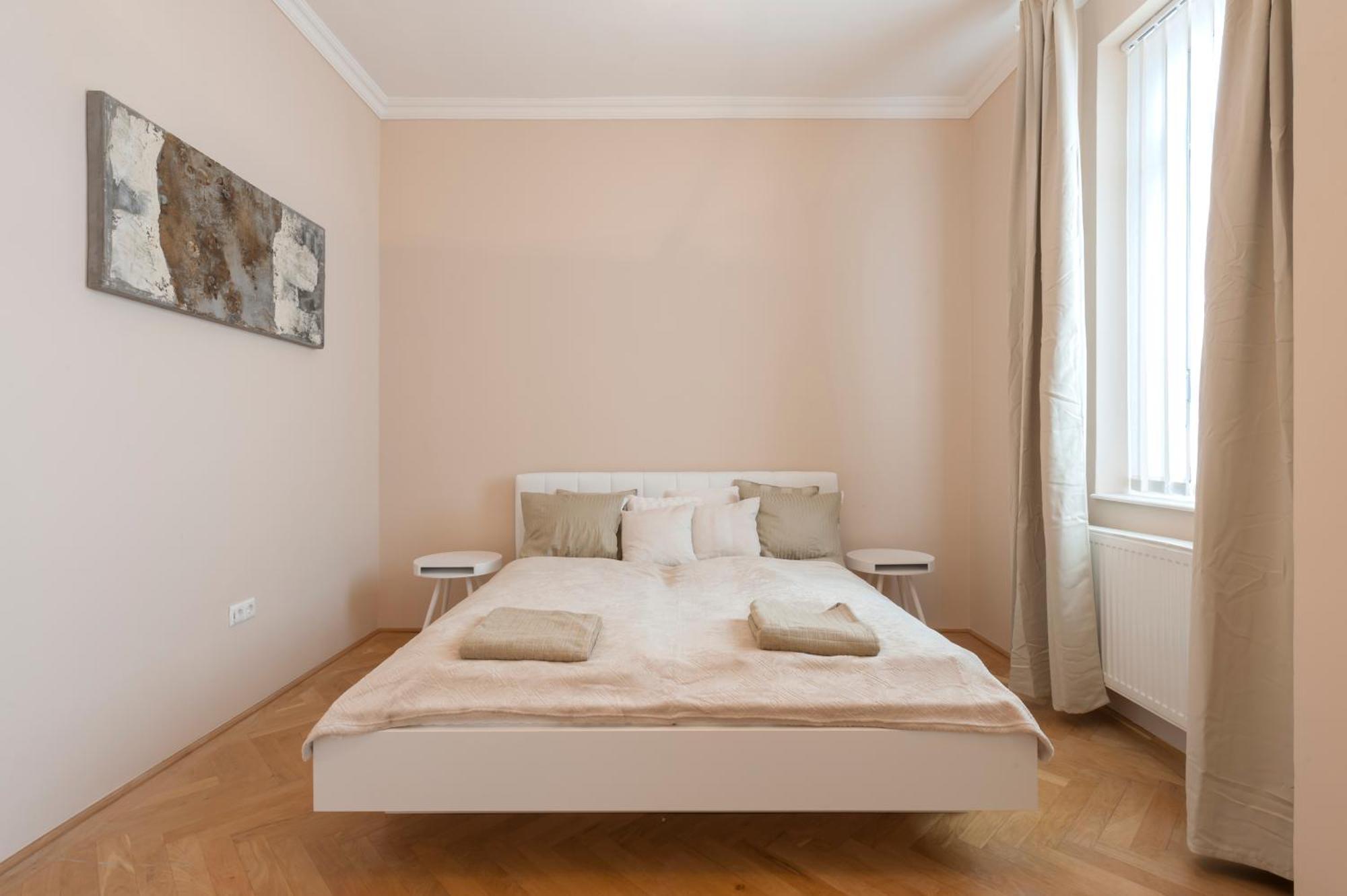 Apartament View To The Roofs Luxury With 2 Bedrooms Budapesta